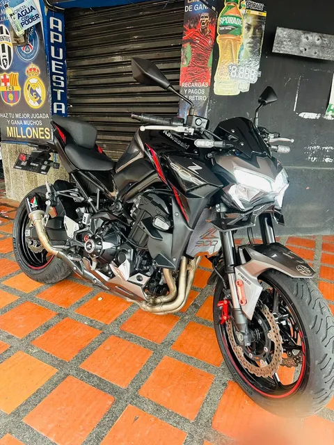 Kawasaki Z900 2023