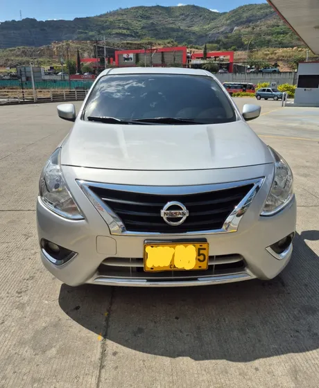 Nissan Versa 1.6 Advance