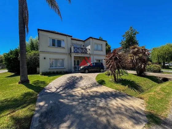 Casa  En Venta En La Delfina, Pilar, G.b.a. Zona Norte