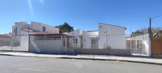Cómoda Casa En Prestigioso Sector (63078)