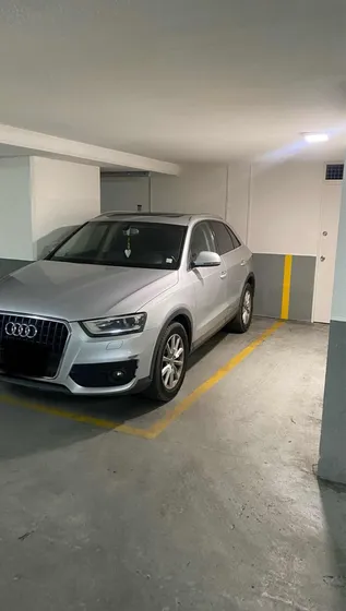 Arriendo Estacionamiento Salas 245