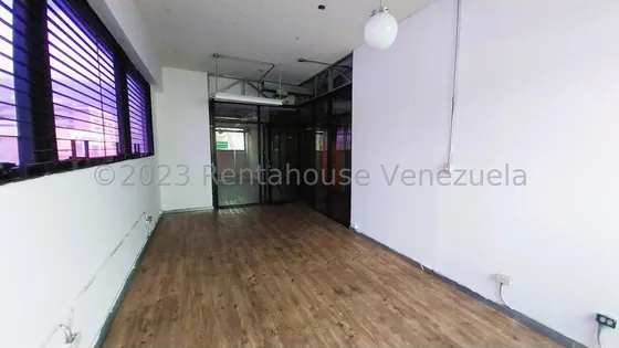 Oficina En Alquiler En Los Cortijos De Lourdes Ng 25-6040 Yf