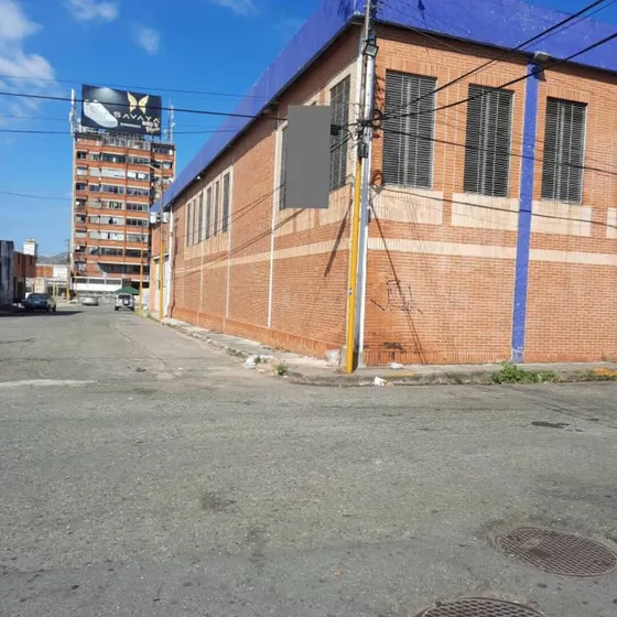 Np Vende Amplio  Galpón En San Blas Cod 285940