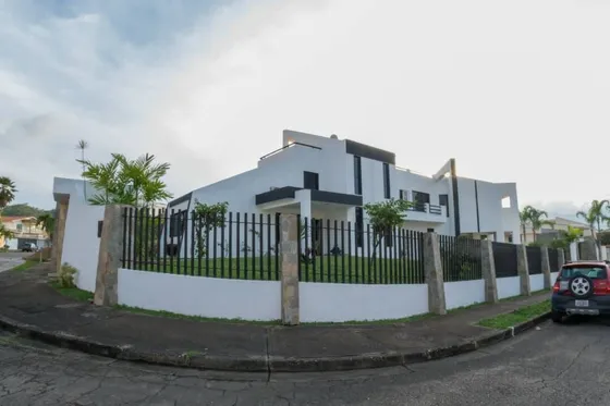 Casa En Venta En La Urbanizacion Altos De Guataparo. Cod A 268027. 