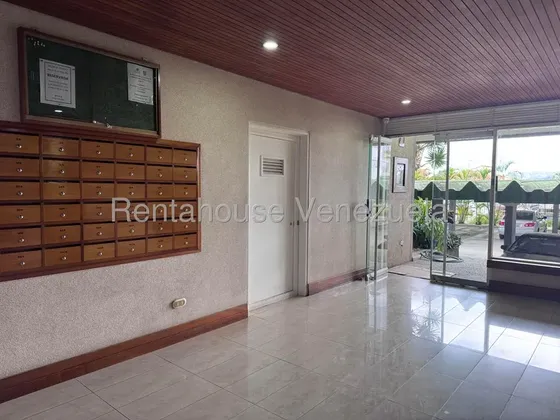 Aa Apartamento En Venta Con Terraza Y Piscina, Cerca De Embajada Americana 26-18064