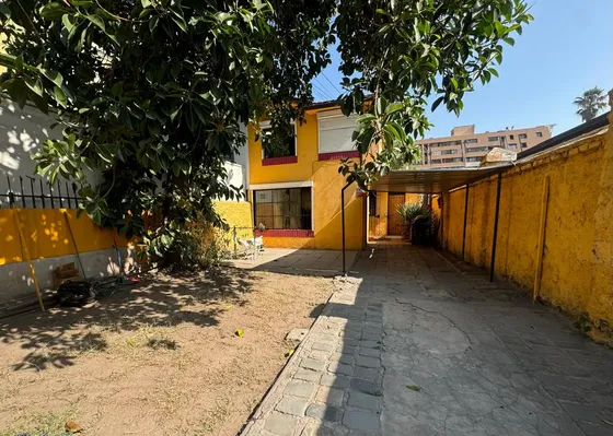 Casa Uso Comercial Campo Deportes- Metro M. Eyzaguirrre
