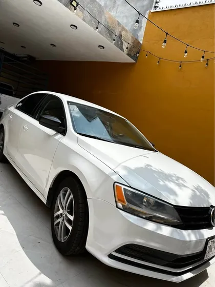 Volkswagen Jetta 2.0 Tiptronic At