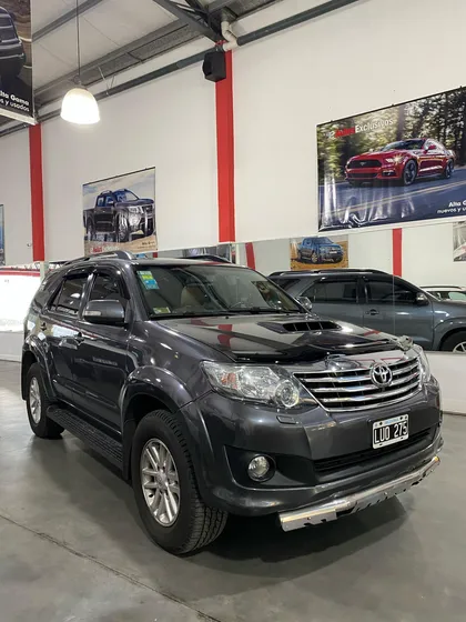 Toyota Sw4 3.0 Srv Cuero I 171cv 4x4