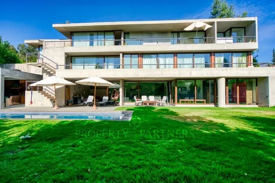 Exclusividad, Amplitud Y Vanguardia. Moderna Casa ...