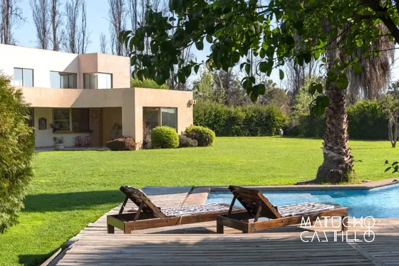 Mediterránea, Piscina, Terraza, Gran Jardín, En Condominio.