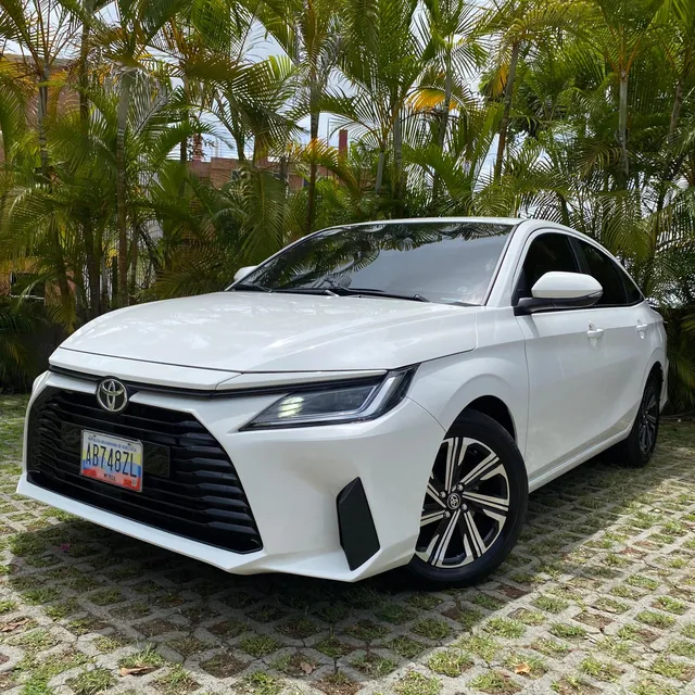 Toyota Yaris E