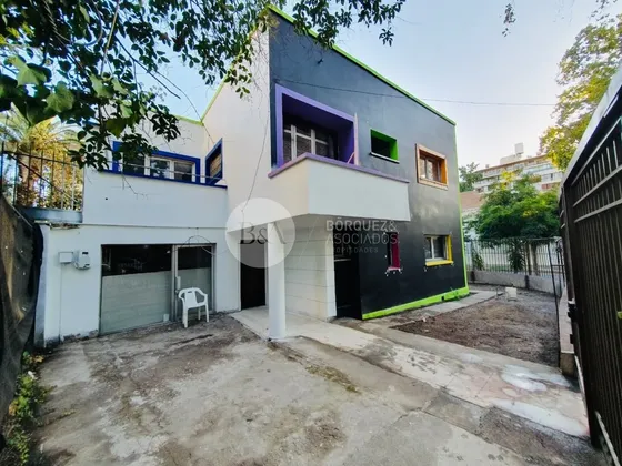 22925 - Casa Comercial Carlos Antunez/ Tobalaba