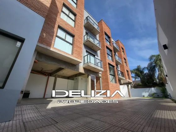 Venta De Departamento 2 Ambientes Cochera En Ituzaingo