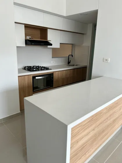 Venta De Apartamento En Calasanz 100m