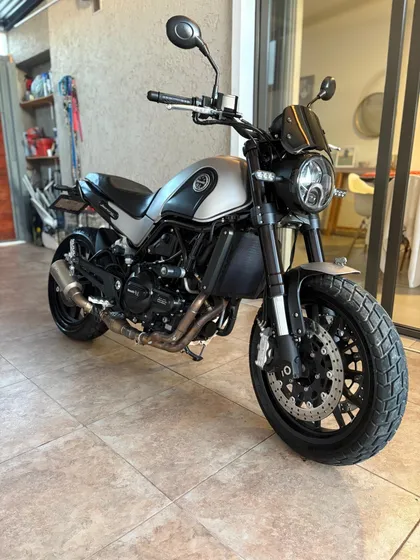 Benelli Leoncino 500 Modelo 2024