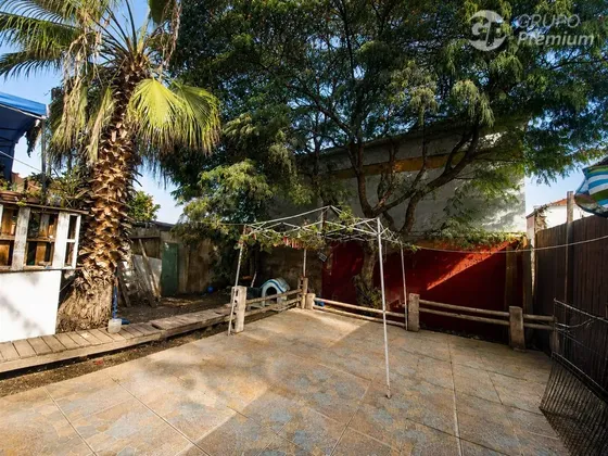 Venta De Casa Regularizada 250 M2 De 5d,1b,patio Grande