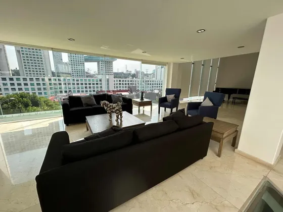 Increíble Casa, Impecable, Muy Luminosa En Paseo De Laureles