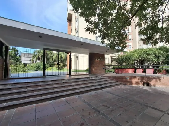 Departamento En Altos Porteños. Excelente Estado