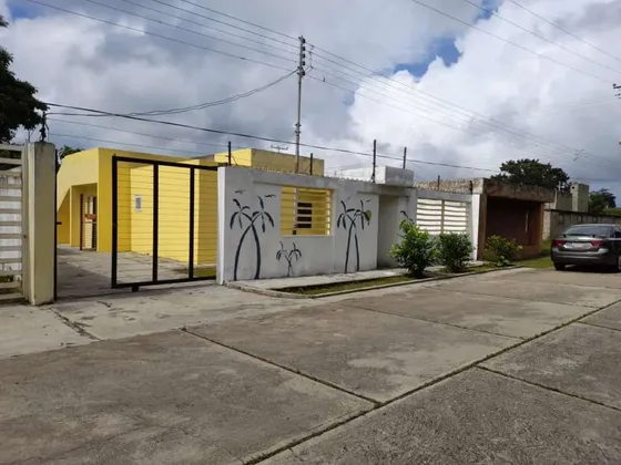 Casa En Venta Urbanización Parque Tacarigua Higuerote. Km