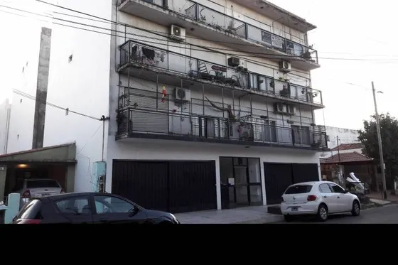 Departamento 3 Ambientes En Segundo Piso Por Escalera