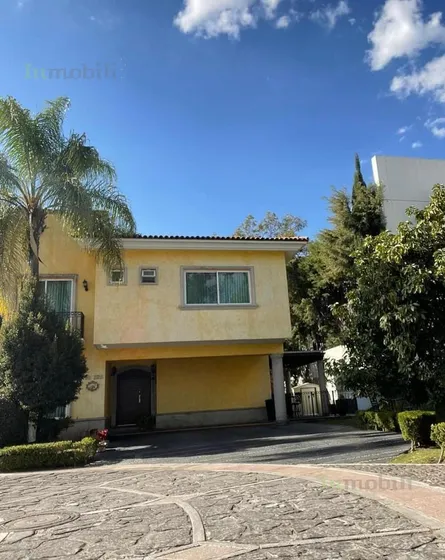 Casa En  Priv. Del Amanecer No. 70-225