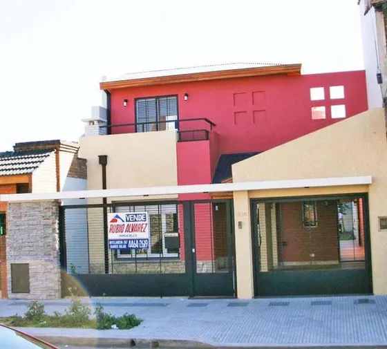 Casa 5 Amb Remodelada A Nuevo Con Cochera Oportunidad Hasta El 25%- Financiado Ó Toma Parte De Pago .consulte !
