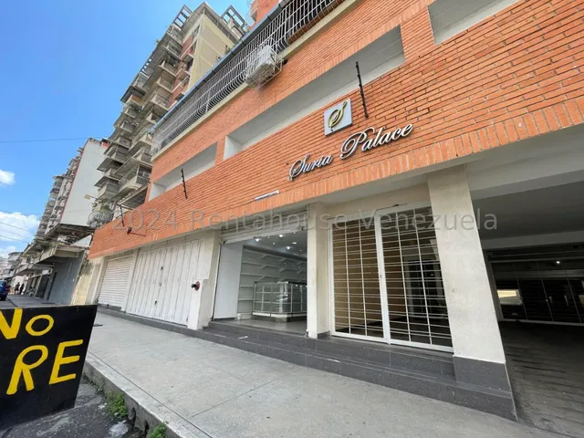 Oportunidad De Local En Alquiler En Pleno Centro De Maracay A Pie De Calle Listo Para Montar Su Negocio Ful Movimiento Vehicular Y Peatonal Excelente Para Cualquier Mercancía Nela 25-3190