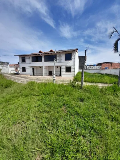 Se Alquila Casa En Tucape 