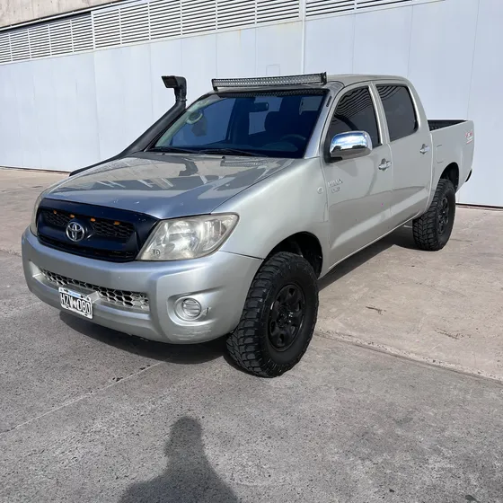 Toyota Hilux Pick-up 2.5 Dx Cab Doble 4x4 (2009)
