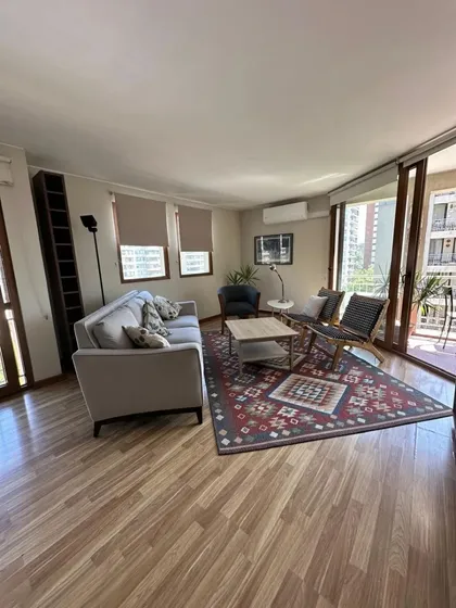 Hermoso Departamento En Las Condes 3 Dormitorios 2b 1e