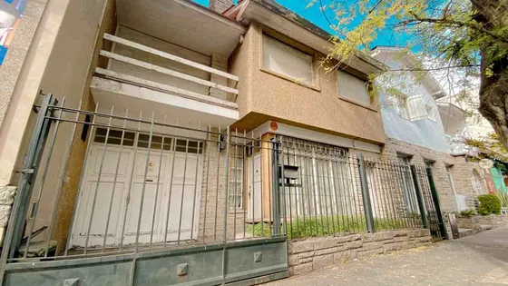 Venta Ph 5 Ambientes Al Frente Con Jardín Guemes