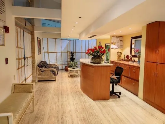 Local Comercial ( 2 Niveles)  Venta El Cafetal  ( C.c.plaza Las Americas) Mls - 25-840