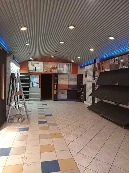 Arriendo Local Comercial A Pasos Del Metro  (88875)