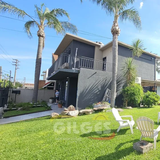 Venta Casa 4 Amb.  En Ramos Mejia  Quincho Y Piscina
