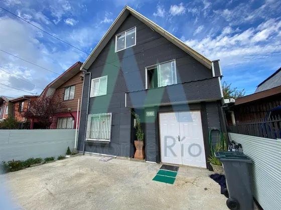 Casa En Venta De 3 Dorm. En Valdivia