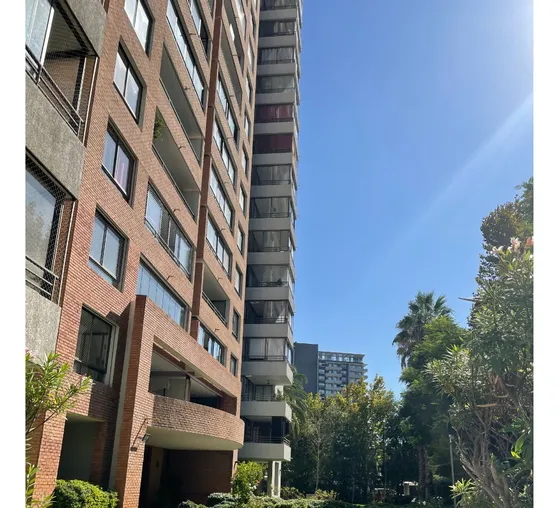 Departamento Impecable Cercano A Metro Irarrázaval.