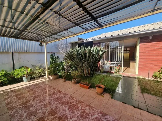 Casa En Venta De 3 Dorm. En Macul