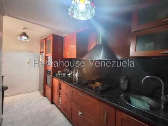 Luis Quiroz Vende Apartamento Res Arauca Av Universidad Naguanagua 94mtrs2 Planta 50% Pozo Vigilancia 24/7  Lq 25-20001