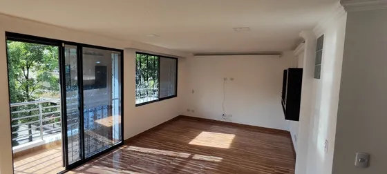 Apartamento En Barrio Los Colores 