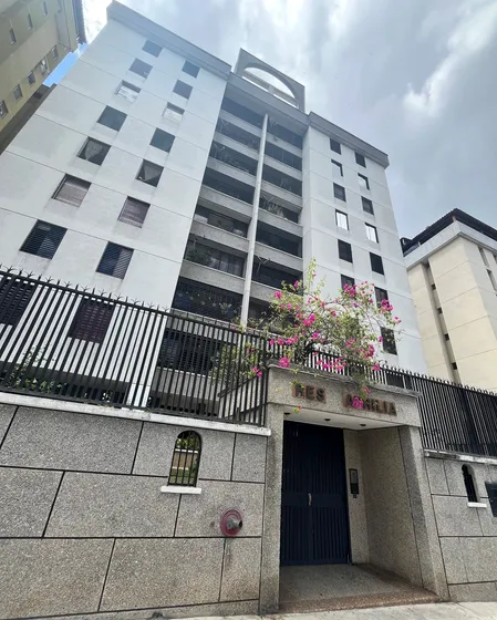 En Venta Apartamento En Calle Privada Urb. Lomas Del Avila (calle 12) Sal