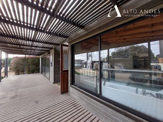 3 Cabañas Y Local Comercial En Maitencillo 