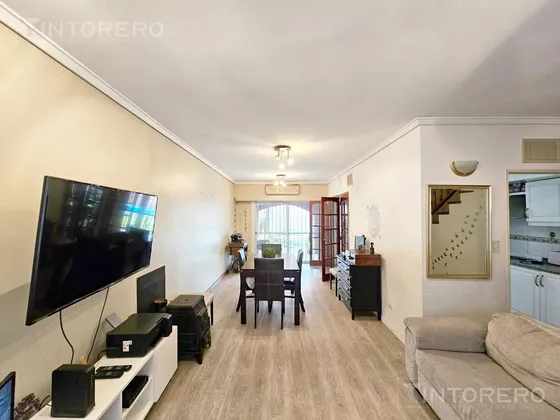 Casa En Villa Sarmiento 4 Ambientes Pileta Parque Y Cochera 