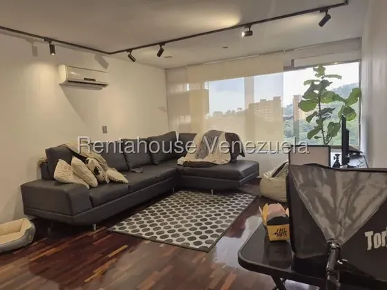 Apartamento En Venta En El Cigarral En Edificio Con Agua Constante Ubicado En Calle Con Acceso Controlado Y Vigilancia 24 Horas 26-18820 Jc