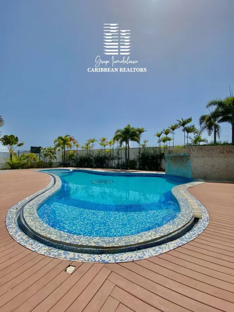 En Venta Hermoso Town House, Ubicado En El Conjunto Residencial Royal Crown