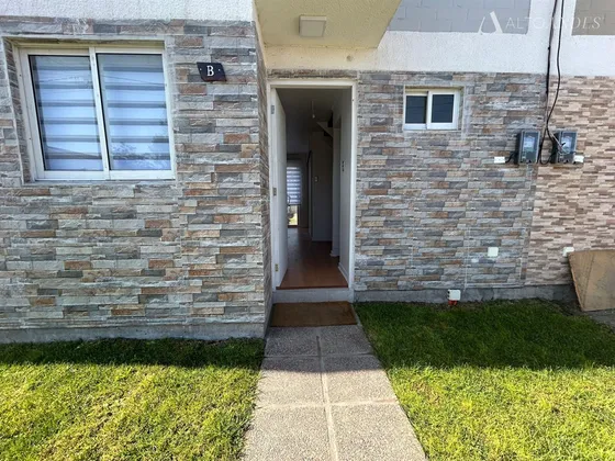 Casa En Venta De 2d-2b-1estudio En El Monte