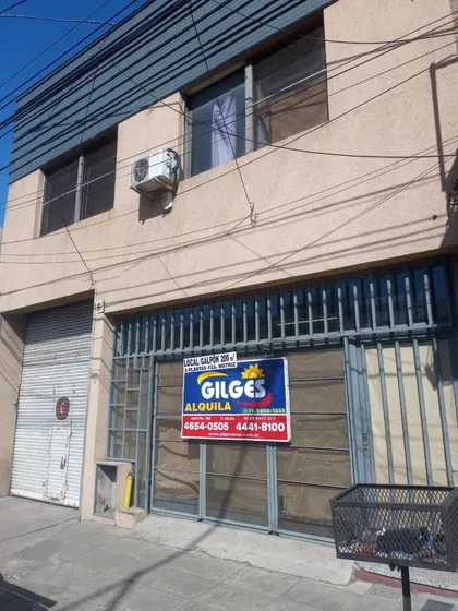 Alquiler De Galpón 200m²  En Caseros Muy Buen Estado
