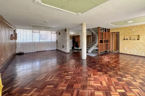 Casa En Venta En La Castellana. Cod V6971