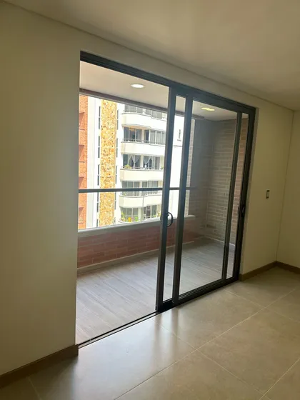 Apartamento Para Estrenar En Laureles.