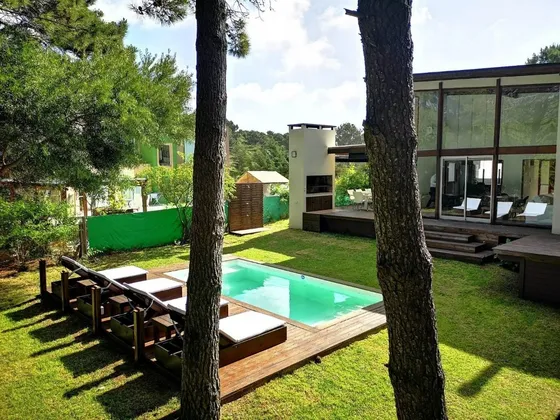 Alquilo Casa Pinamar, Bosque, Max 7 Pers. Pileta Climatiz Solo Disponible A Partir Del 16/03/2025