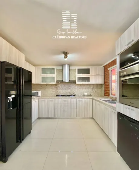En Venta Town House Ubicado En El Conj Resd. Terrazas Del Valle. El Valle Del Espíritu Santo. 
